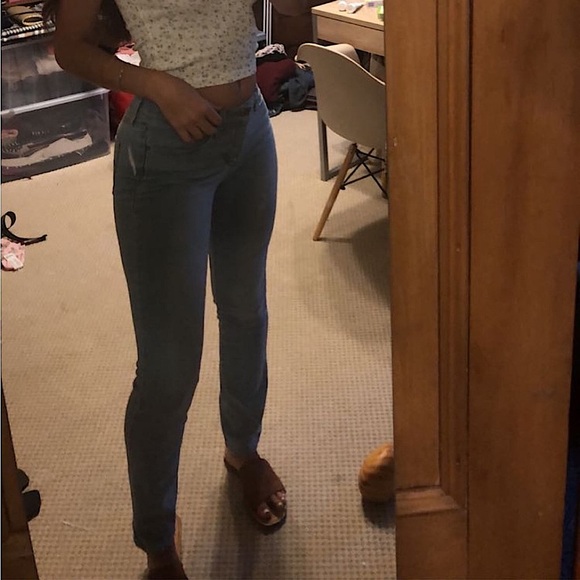 Levi’s 312 Shaping Slim Jeans Size 26 🫶🏼 - Picture 5 of 6